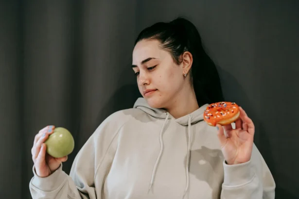 How to Manage Unhealthy Cravings for Those Living with Dementia